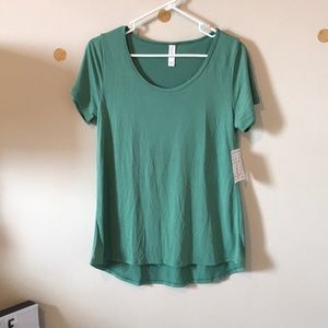 NWT - LuLaRoe classic Tee solid green